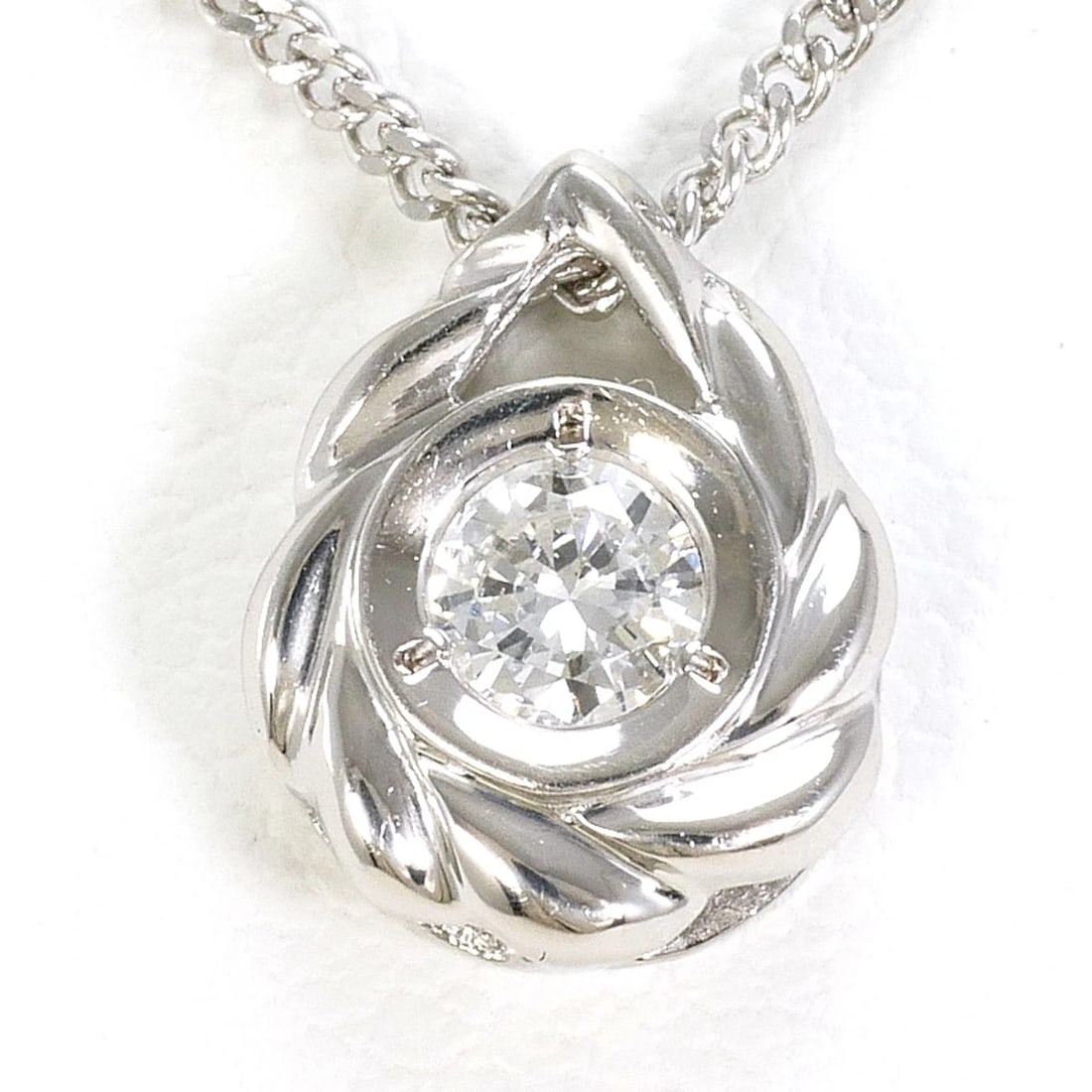 PT900 PLATINUM PT850/PLATINUM NECKLACE DIAMOND: PT900 Platinum PT850/Platinum Necklace Diamond Brand: No Brand Type/Style: Necklace Material: PT900/PlatinumPT850/Platinum, Main Stone Natural Color: None Size: Top size?H:about10?W:about8mm(Top and