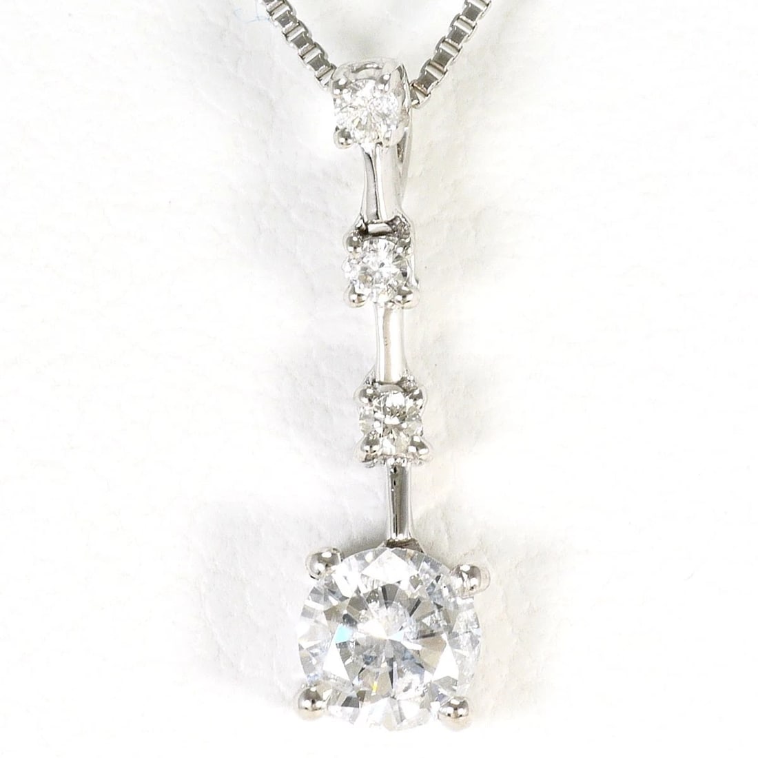 K18 GOLD PT850/PLATINUM NECKLACE DIAMOND: K18 gold PT850/Platinum Necklace Diamond Brand: No Brand Type/Style: Necklace Material: K18/White Gold PT850, Main Stone Natural Color: none Size: H:about14?W:about4mm(Top and Chain cannot be