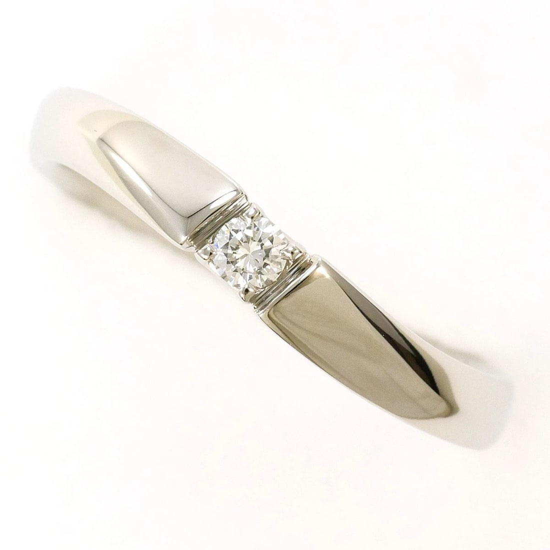 PT950 PLATINUM RING DIAMOND: PT950 Platinum Ring Diamond Brand: 4? Type/Style: Ring Material: PT950, Main Stone Natular Color: None Size: US 5 1/8 Accessories: None Accessories Notice: When purchasing pre-owned goods, please