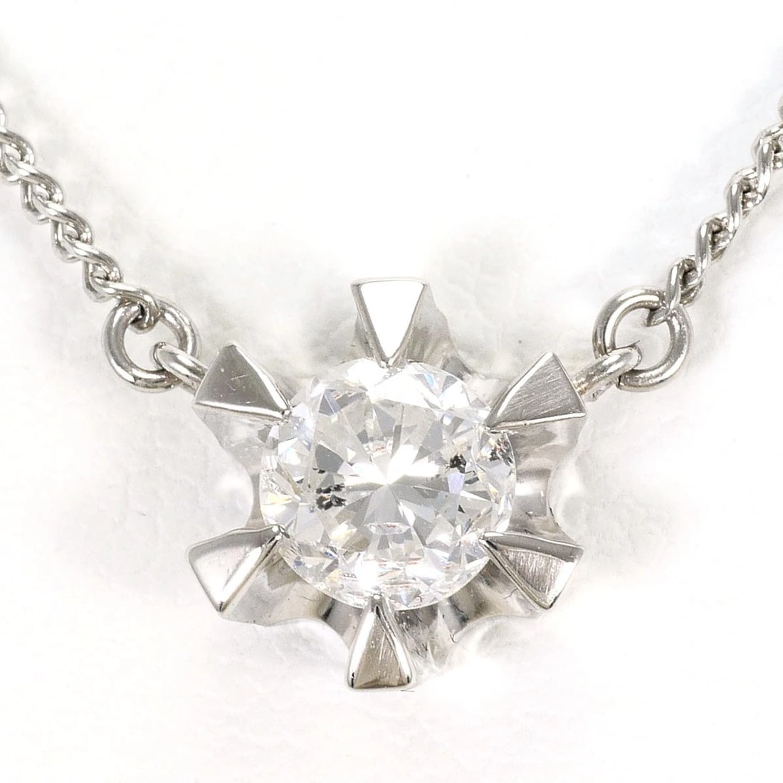 PT850 NECKLACE DIAMOND: PT850 Necklace Diamond Brand: No Brand Type/Style: Necklace Material: PT850/Platinum, Main Stone Natural Color: None Size: Top size?H:about9?W:about9mm(Top and Chain cannot be removed), Chain Length: 