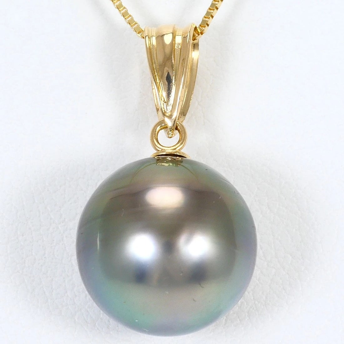 K18 GOLD NECKLACE PEARL: K18 gold Necklace Pearl Brand: No Brand Type/Style: Necklace Material: K18 Gold, Main Stone Cultured Pearl Color: None Size: Chain Length: 45cm Accessories: None Accessories Notice: When purchasing
