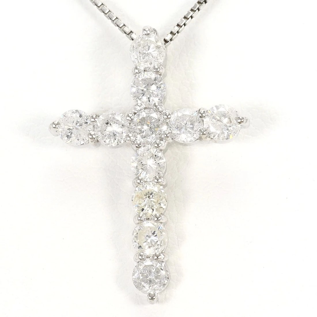 PT900, PT850 NECKLACE DIAMOND: PT900, PT850 Necklace Diamond Brand: No Brand Type/Style: Necklace Material: PT900/Platinum,PT850/Platinum, Main Stone Natural Color: None Size: Top size?H:about22?W:about15mm(Top and chain are remova