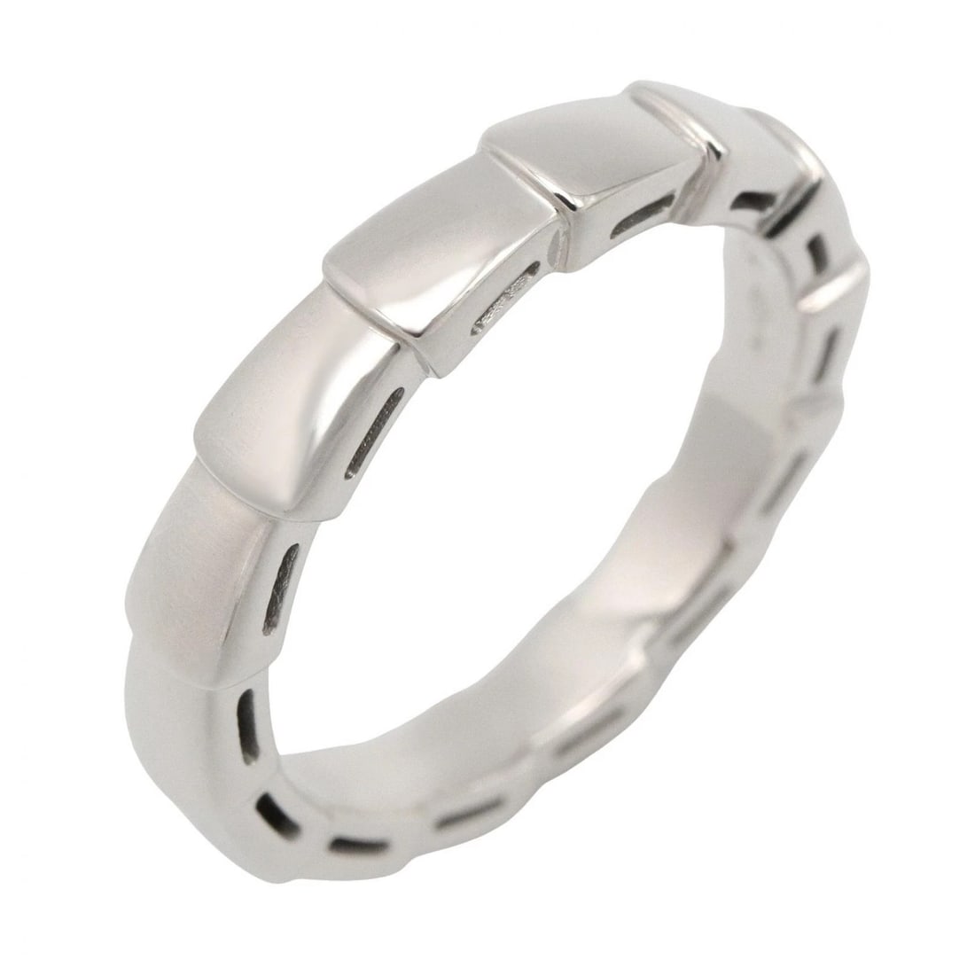 BVLGARI SERPENTI VIPER RING 18KWG WHITE GOLD: BVLGARI Serpenti Viper Ring 18KWG White Gold Brand: BVLGARI Type/Style: Ring Material: K18WG?White Gold?, Color: Silver Size: US size 6 Accessories: None Accessories Notice: When purchasing pre-owned