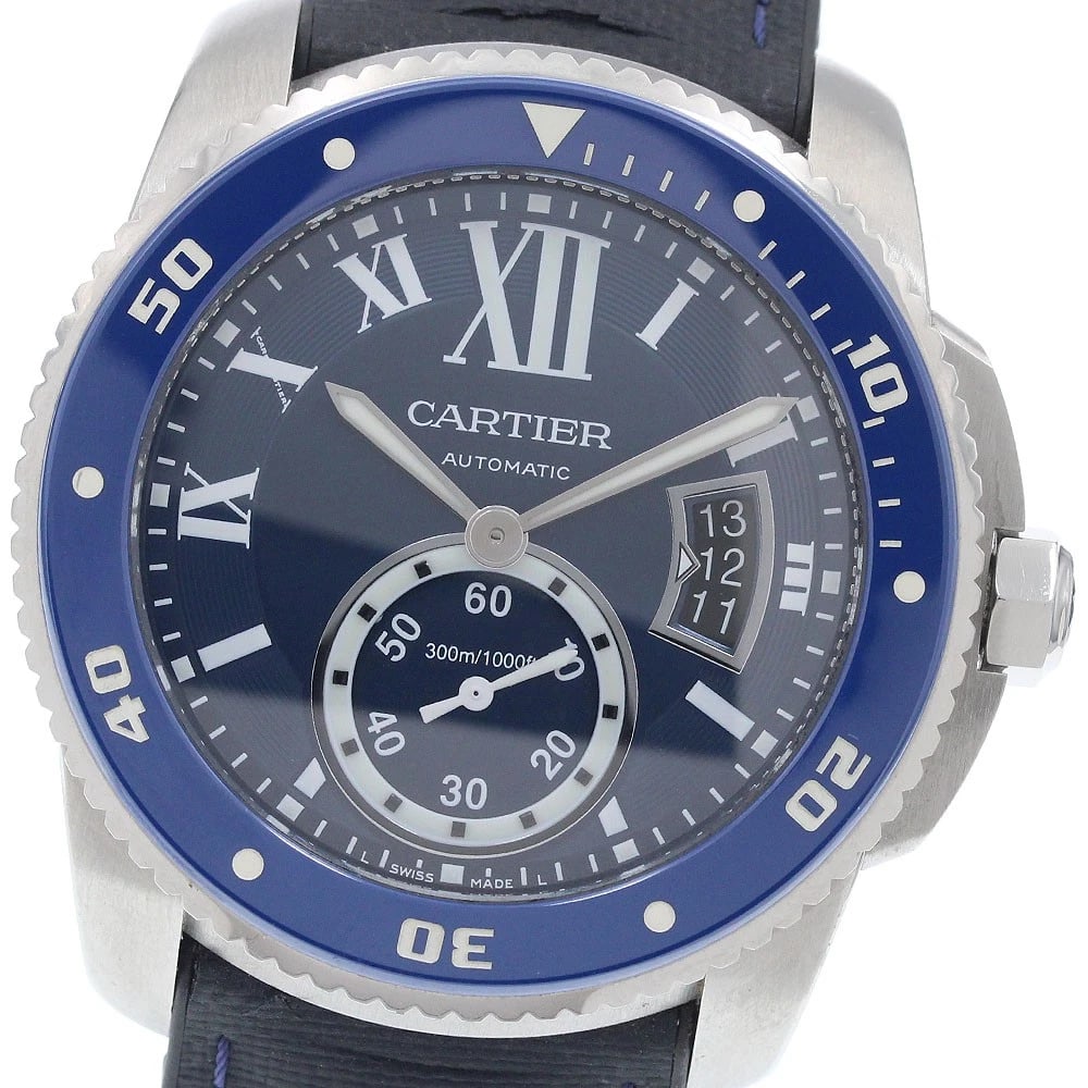 CARTIER CALIBER DATE NAVY AUTOMATIC WATCH: CARTIER Caliber Date Navy Automatic Watch Brand: CARTIER Type/Style: Wristwatch Material: Band Material rubber, Case Material Stainless Steel Color: Dial Color Navy Size: Case size About 43mm
