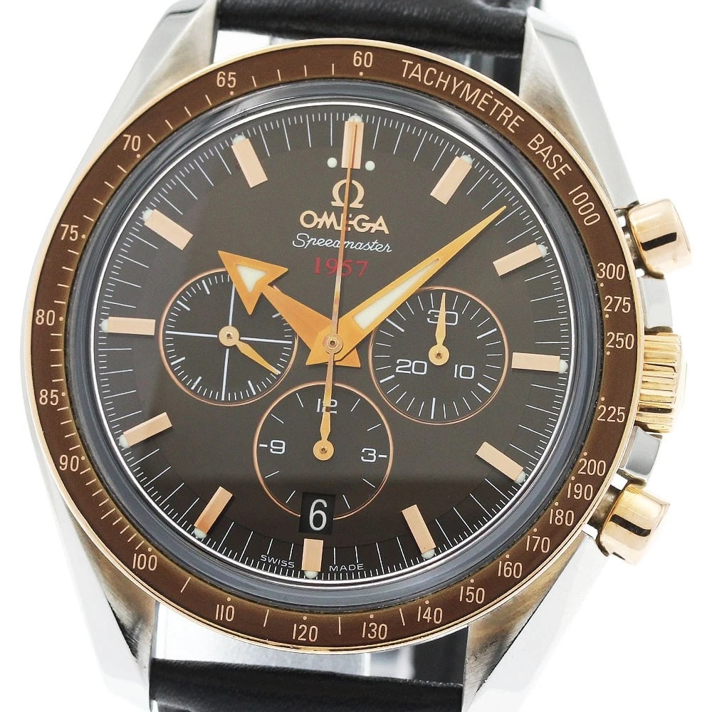 OMEGA SPEEDMASTER BROAD ARROW AUTOMATIC WATCH: OMEGA Speedmaster Broad Arrow Automatic Watch Brand: OMEGA Type/Style: Wristwatch Material: Band Material leather, Case Material Stainless Steel/RG Color: Dial Color Brown Size: Case size About 42mm