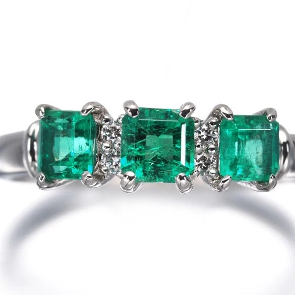 EMERALD DIAMOND RING 900 PLATINUM - 2