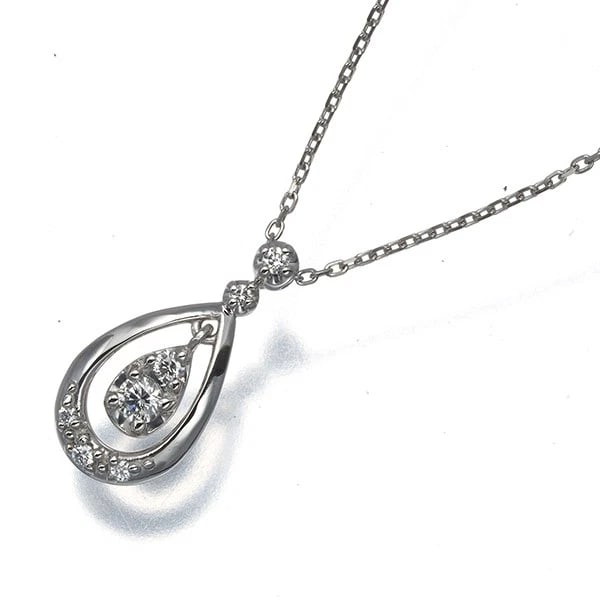 VENDOME NECKLACE DIAMOND 950 850 PLATINUM: VENDOME Necklace Diamond 950 850 Platinum Brand: VENDOME Type/Style: Necklace Material: 950 / 850 / Platinum, Main Stone Natura Color: Silver Size: Necklace length: 44cm Pendant size: 14.1 x 6.8mm