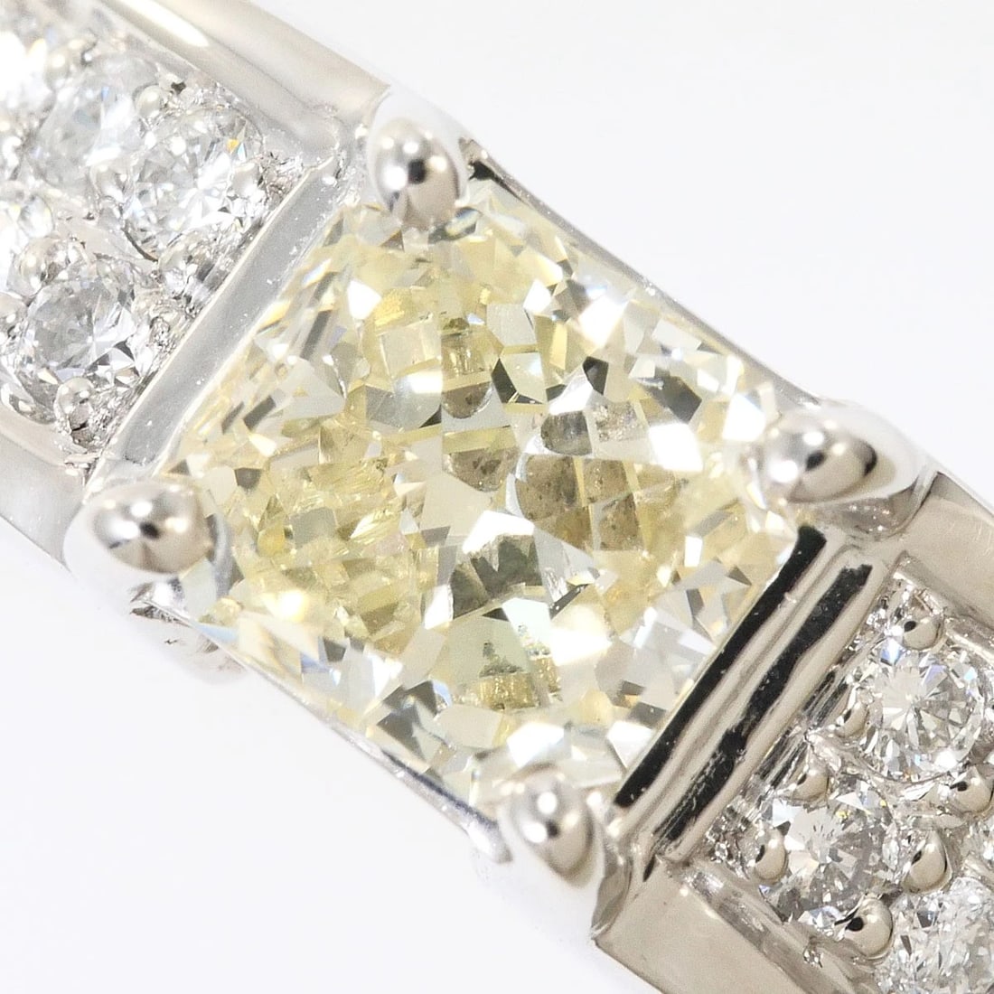 PT900 RING YELLOW DIAMOND - 2