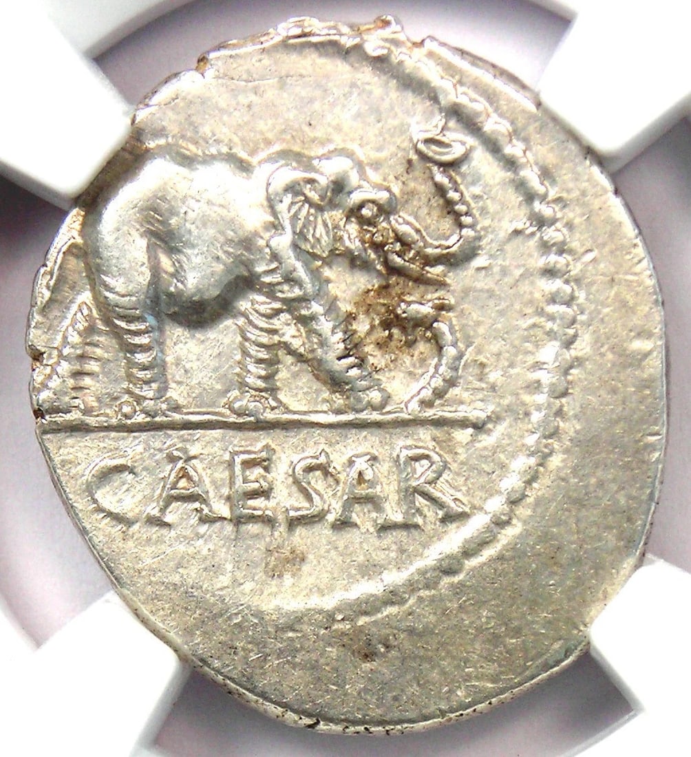 JULIUS CAESAR AR DENARIUS SILVER ELEPHANT ROMAN COIN: Julius Caesar AR Denarius Silver Elephant Roman Coin Year : 49 BC Denomination : Denarius Country of Origin : Italy Accessories: None Accessories Notice: When purchasing pre-owned goods, please refer 