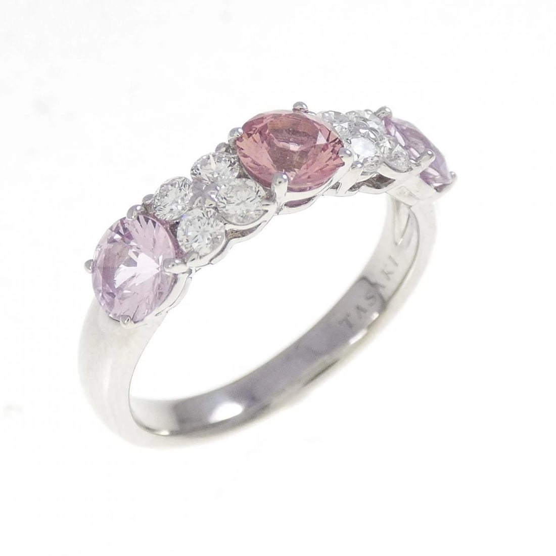 TASAKI SAPPHIRE RING: Tasaki Sapphire Ring Brand: TASAKI Type/Style: Tasaki Ring Material: 750 white gold, Main Stone Sapphire Color: white gold Size: US 5 1/4 Accessories: None Accessories Notice: When purchas
