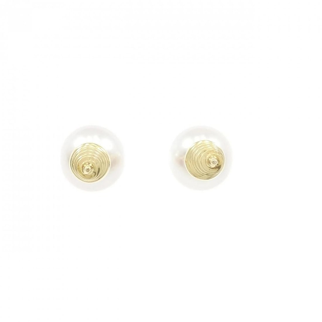 TASAKI AKOYA PEARL PIERCE: TASAKI Akoya Pearl Pierce Brand: TASAKI Type/Style: Tasaki Pierce/Earring Material: 750 yellow gold, Main Stone Akoya Pearl Color: yellow gold Size: Actual Size Diameteraround: 7.9mm Accessories: