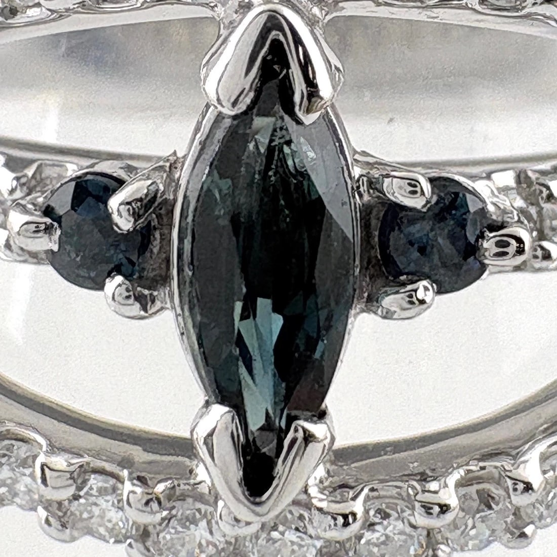 SAPPHIRE DESIGN RING PLATINUM - 2