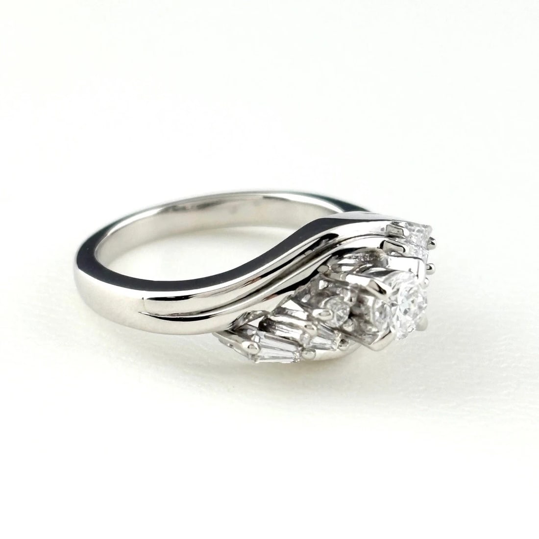 DIAMOND DESIGN RING PLATINUM - 3
