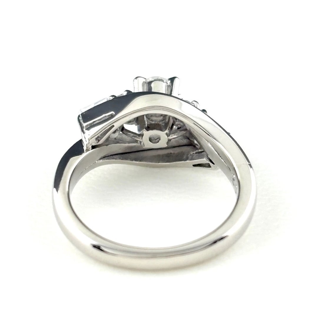 DIAMOND DESIGN RING PLATINUM - 4