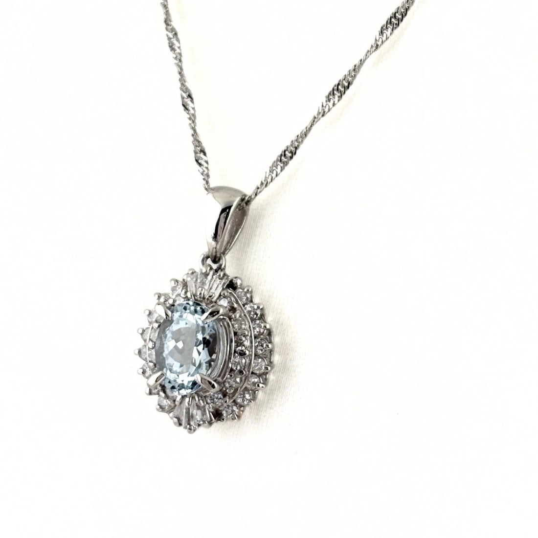 AQUAMARINE DESIGN PLATINUM PENDANT NECKLACE: Aquamarine Design Platinum Pendant Necklace Brand: Unbranded Type/Style: Necklace Material: Pt900, Main Stone Aquamarine Color: PT Size: Chain / code 40cm(15.7") Total length of the pendant head