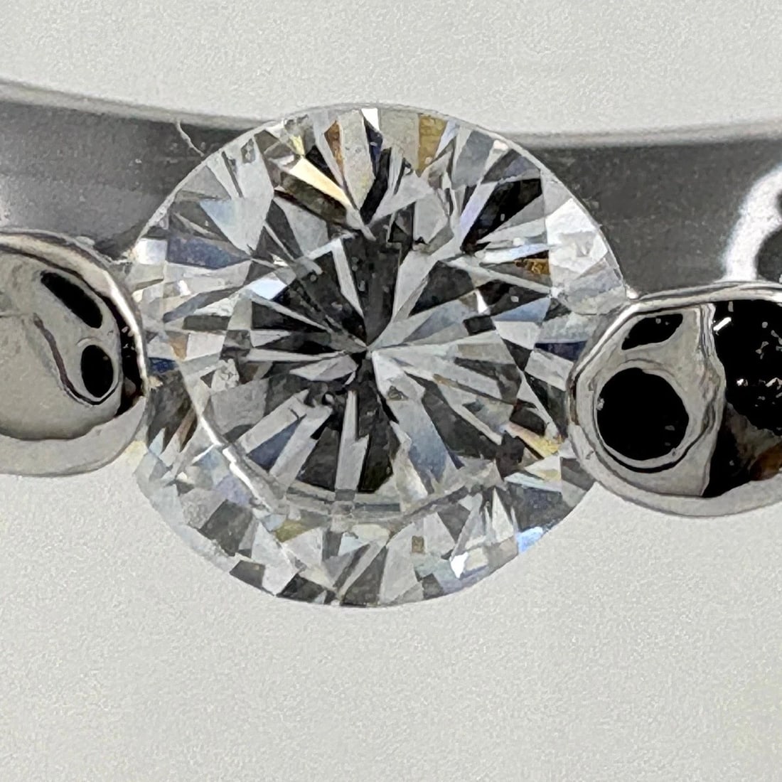 DIAMOND DESIGN RING PLATINUM - 2
