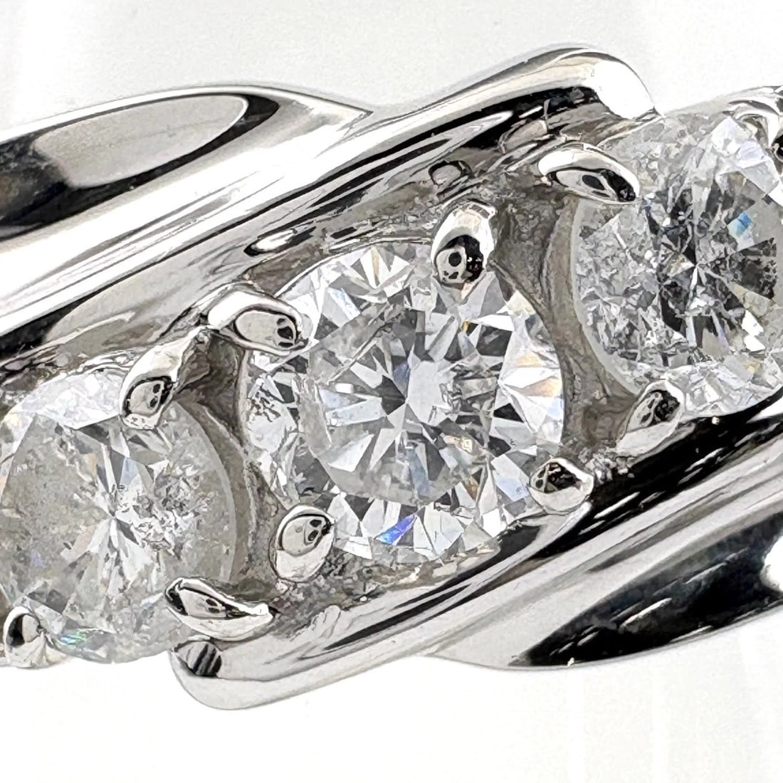 DIAMOND DESIGN RING PLATINUM - 2