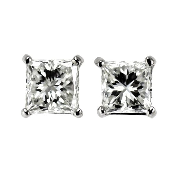PT900 PRINCESS CUT DIAMOND EARRINGS: Pt900 Princess Cut Diamond Earrings Brand: None Type/Style: piercing Material: Pt900, Main Stone Natural Color: Pt Size: Length/Width/Diameter 4.3 Accessories: None Accessories Notice: When