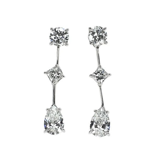 HARRY WINSTON PT950 DIAMOND EARRINGS: Harry Winston Pt950 Diamond Earrings Brand: Harry Winston Type/Style: piercing Material: PT900, Main Stone Natural Color: Pt Size: Length/Width/Diameter 20.5 Accessories: None Accessories Notice: