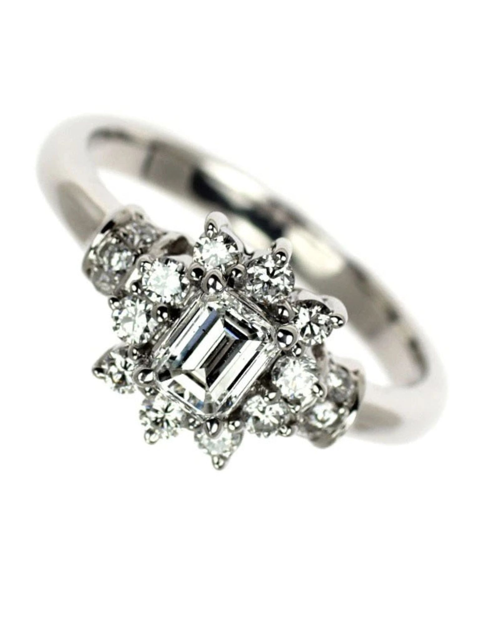 PT900 EMERALD CUT DIAMOND RING - 2