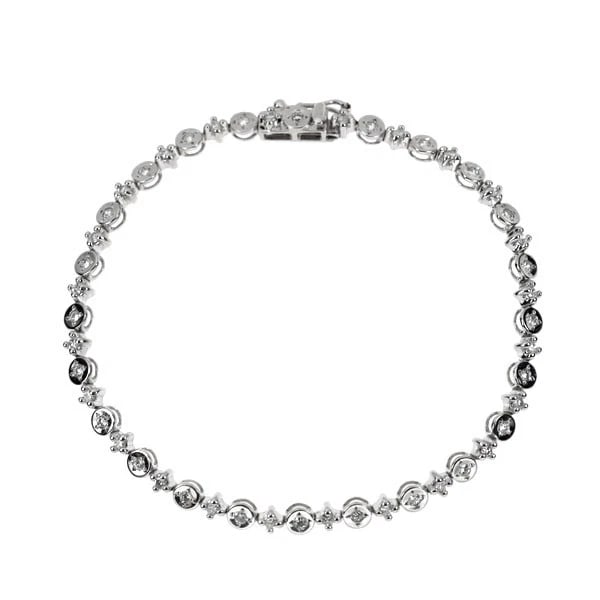 K18WG DIAMOND TENNIS BRACELET: K18WG diamond tennis bracelet Brand: None Type/Style: bracelets Material: K18WG, Main Stone Natural Color: WG Size: 6.75 - 7 US Accessories: None Accessories Notice: When purchasing pre-owned goods,