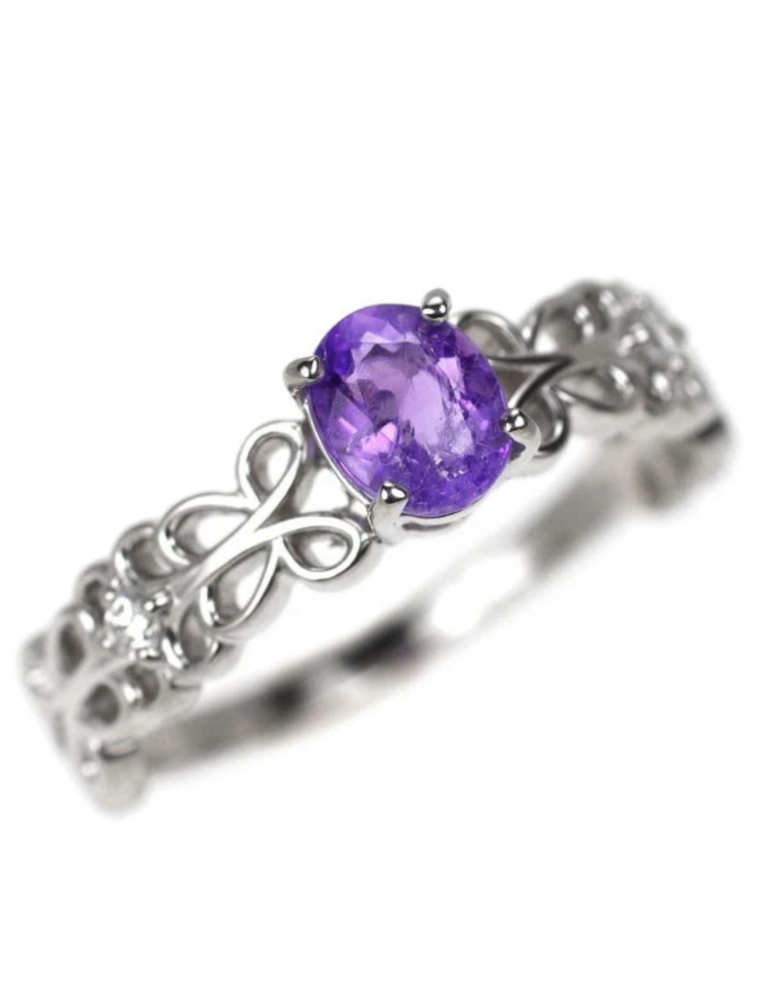 PT950 HACKMANITE DIAMOND RING: Pt950 Hackmanite Diamond Ring Brand: None Type/Style: Ring Material: Pt900, Main Stone Natural Color: Pt Size: 5.25 US Accessories: None Accessories Notice: When purchasing pre-owned goods, please