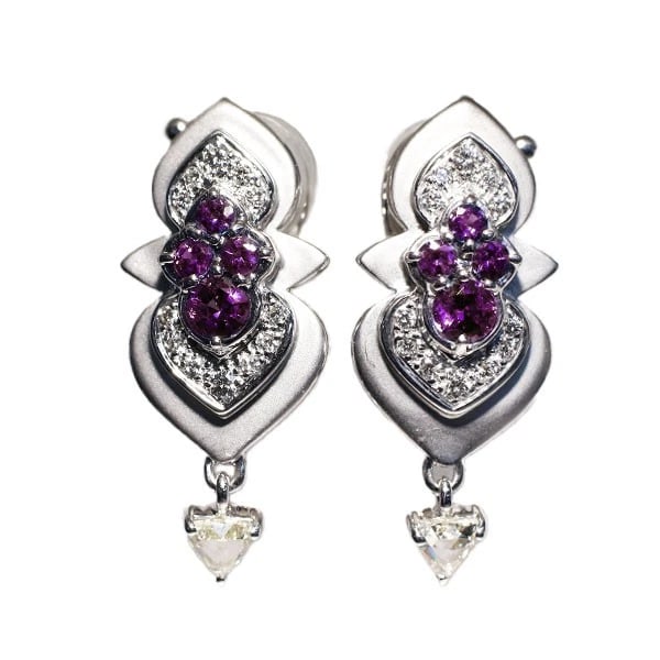 YOSHIDA AYAKO K18WG BRAZILIAN ALEXANDRITE ROSE EARRINGS: Yoshida Ayako K18WG Brazilian Alexandrite Rose Earrings Brand: None Type/Style: piercing Material: K18WG, Main Stone Natural Color: WG Size: Length/Width/Diameter 28.8 Accessories: None Accessories