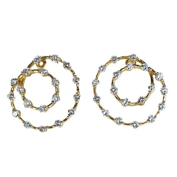 QUEEN K18YG DIAMOND EARRINGS: Queen K18YG diamond earrings Brand: Queen Type/Style: earring Material: K18YG, Main Stone Natural Color: YG Size: Length/Width/Diameter 19.0 Accessories: None Accessories Notice: When purc