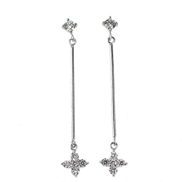 PT900 DIAMOND EARRING: Pt900 diamond earring Brand: None Type/Style: piercing Material: Pt900, Main Stone Natural Color: None Size: Length/Width/Diameter 34.4 Accessories: None Accessories Notice: When purchasing pre-owned