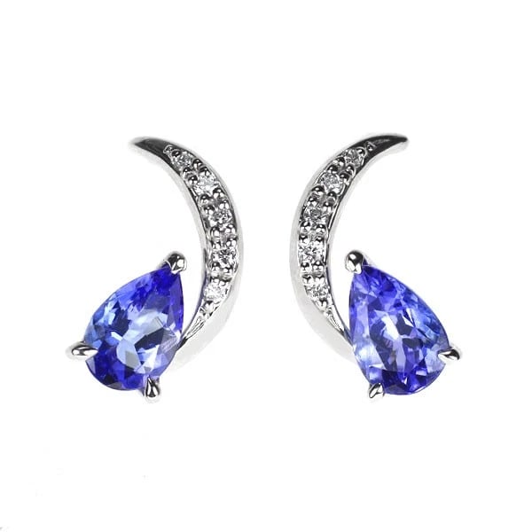 STAR JEWELRY PT950 TANZANITE DIAMOND EARRINGS: Star Jewelry Pt950 Tanzanite Diamond Earrings Brand: None Type/Style: piercing Material: Pt900, Main Stone Tanzanite Color: None Size: Length/Width/Diameter 11.7 Accessories: None Accessories Notice: