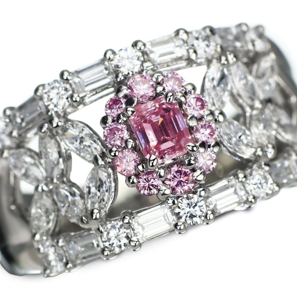 PT950 NATURAL VIVID PINK DIAMOND RING: Pt950 Natural Vivid Pink Diamond Ring Brand: None Type/Style: Ring Material: Pt950, Main Stone Natural Color: Pt Size: 7.25 US Accessories: None Accessories Notice: When purchasing pre-owned goods,
