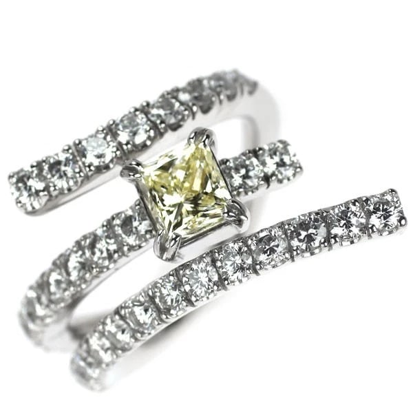 KAH?RYU PT900 PRINCESS CUT DIAMOND RING: Kah?ryu Pt900 princess cut diamond ring Brand: None Type/Style: Ring Material: Pt900, Main Stone princess cut\Natural Color: None Size: 6 US Accessories: None Accessories Notice: When purchasing