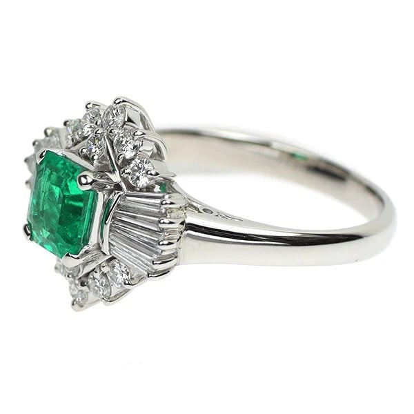 PT900 EMERALD DIAMOND RING - 2