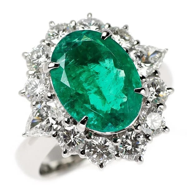 PT900 EMERALD DIAMOND RING: Pt900 emerald diamond ring Brand: None Type/Style: Ring Material: Pt900, Main Stone emerald\Natural Color: None Size: 6 US Accessories: None Accessories Notice: When purchasing pre-owned g