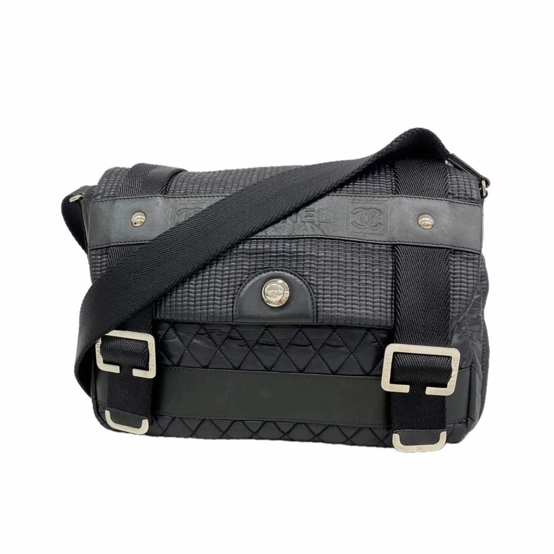 CHANEL SHOULDER BAG, SPORT NYLON, BLACK: Chanel Shoulder Bag, Sport Nylon, Black Brand: Chanel Type/Style: Shoulder bag Material: Nylon Color: Black Size: (HxWxD) 25cm x 32cm x 7cm / 9.84'' x 12.59'' x 2.75'' Accessories: None Ac