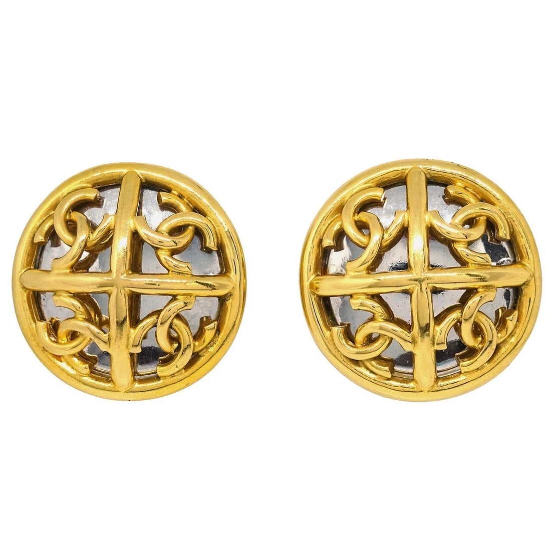 CHANEL BUTTON EARRINGS CLIP-ON GOLD: Chanel Button Earrings Clip-On Gold Brand: CHANEL Type/Style: Earrings Material: Gold-plated, Color: Gold Size: Diameter : 3.2 cm Accessories: None Accessories Notice: When purchasing pre-