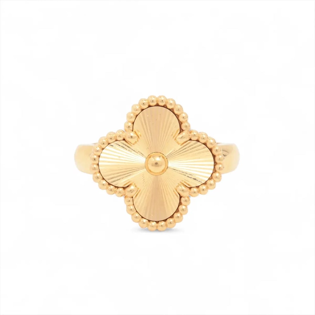VAN CLEEF & ARPELS ALHAMBRA GUILLOCHE RING 750(YG): Van Cleef & Arpels Alhambra Guilloche Ring 750(YG) Brand: Van Cleef & Arpels Type/Style: Ring Material: 750(YG), Color: Yellow Gold Size: 4.5US Accessories: None Accessories Notice: When p