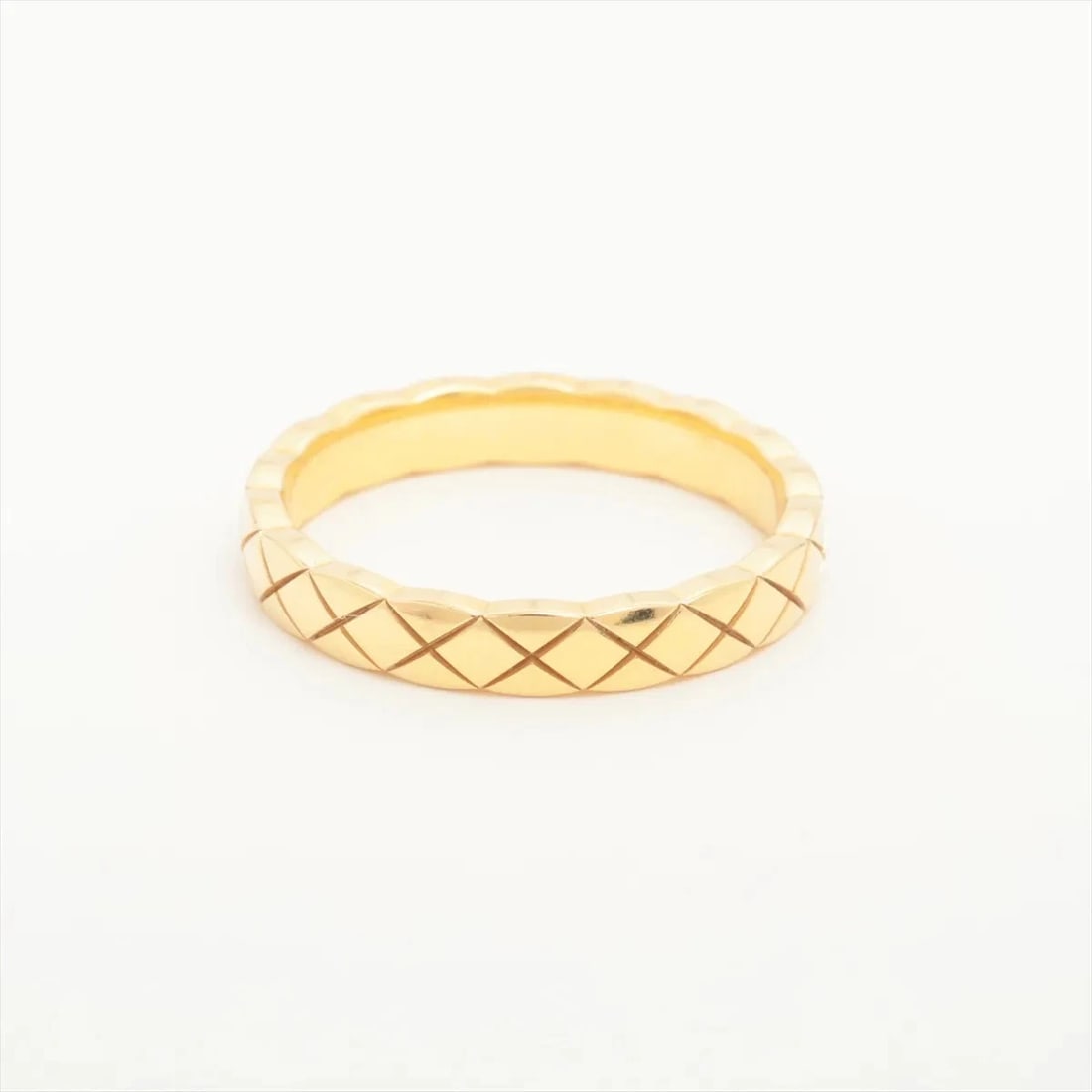 CHANEL COCO CRUSH RING 750(YG): Chanel Coco Crush Ring 750(YG) Brand: Chanel Type/Style: Ring Material: 750(YG), Color: Yellow Gold Size: 6 US Accessories: None Accessories Notice: When purchasing pre-owned goods, please refer to