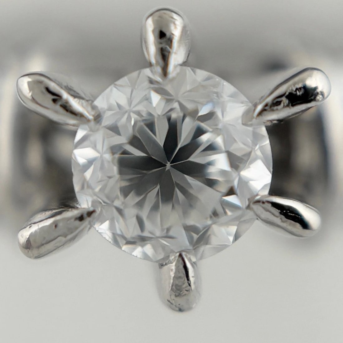 DIAMOND DESIGN RING PLATINUM - 2