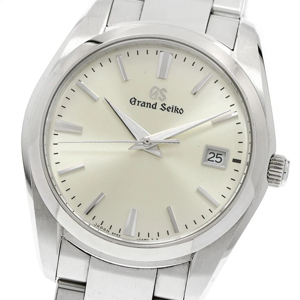 SEIKO GRAND DATE SILVER QUARTZ WATCH: SEIKO Grand Date Silver Quartz Watch Brand: SEIKO Type/Style: Wristwatch Material: Band Material Stainless Steel, Case Material Stainless Steel Color: Dial Color Silver Band Color Silver Case Color Si