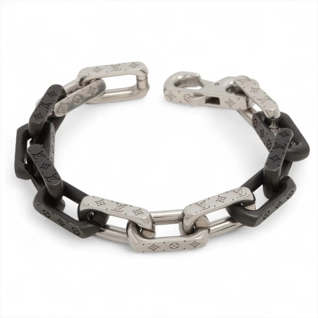 LOUIS VUITTON BRACELET GP BLACK ? SILVER: Louis Vuitton BraceleT GP Black ? Silver Brand: Louis Vuitton Type/Style: Bracelet Material: GP, Color: Black ? Silver Size: Size(CM) Bracelet length:16 Accessories: None Accessories Notic