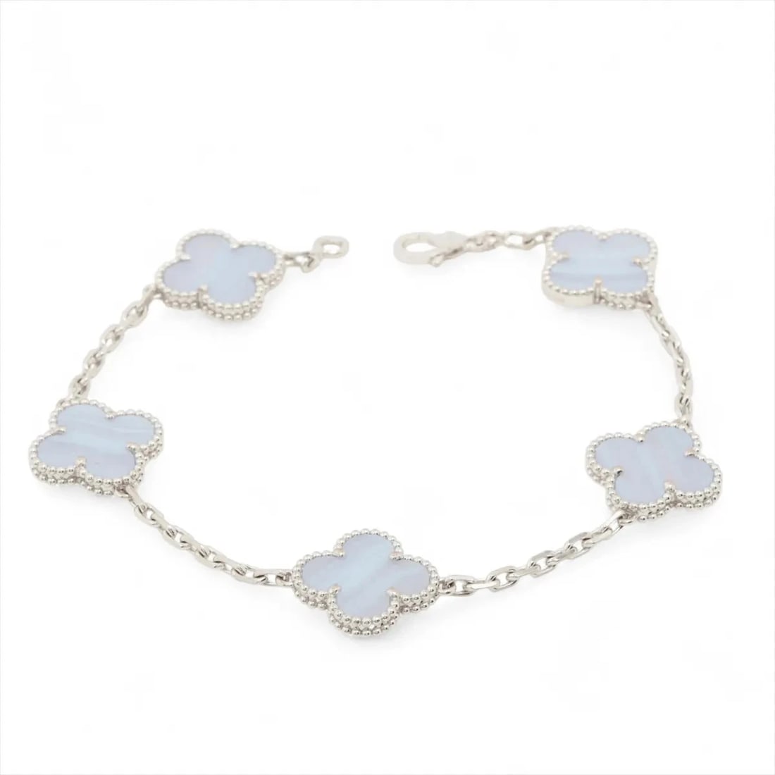VAN CLEEF & ARPELS CHALCEDONY BRACELET 750(WG): Van Cleef & Arpels Chalcedony Bracelet 750(WG) Brand: Van Cleef & Arpels Type/Style: Bracelet Material: 750(WG), Color: White Gold Size: Size(CM) Bracelet length:19.3 Accessories: None Acc