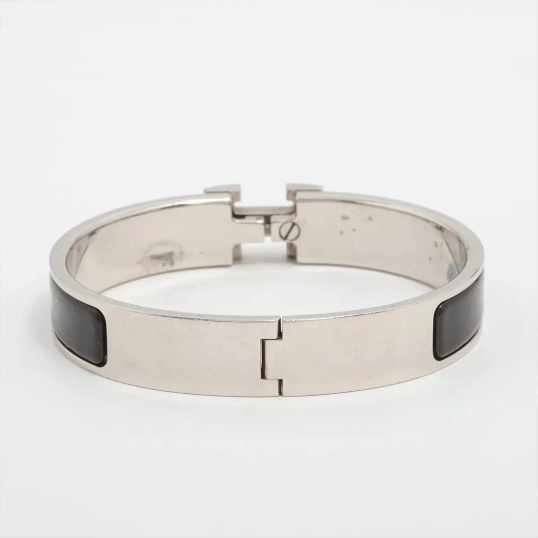 HERMES BANGLE BRACELET ENAMEL X METAL BLACK ? SILVER: Hermes Bangle Bracelet Enamel x metal Black ? Silver Brand: Hermes Type/Style: Bracelet Material: Enamel x metal, Color: Black ? Silver Size: Size(CM) Bracelet length:17 Accessories: None