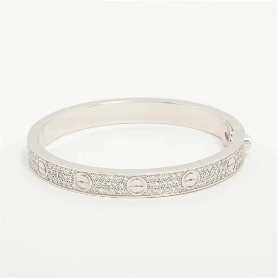 CARTIER LOVE FULL PAVE DIAMOND BRACELET 750(WG): Cartier Love full Pave diamond Bracelet 750(WG) Brand: Cartier Type/Style: Bracelet Material: 750(WG), Color: White Gold Size: Size(CM) Bracelet length:15.2 Accessories: None Accessories Notice: When