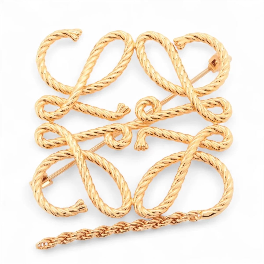 LOEWE ANAGRAM BROOCH GP GOLD: Loewe Anagram Brooch GP Gold Brand: Loewe Type/Style: Brooch Material: GP, Color: Gold Size: None Accessories: None Accessories Notice: When purchasing pre-owned goods, please refer to the