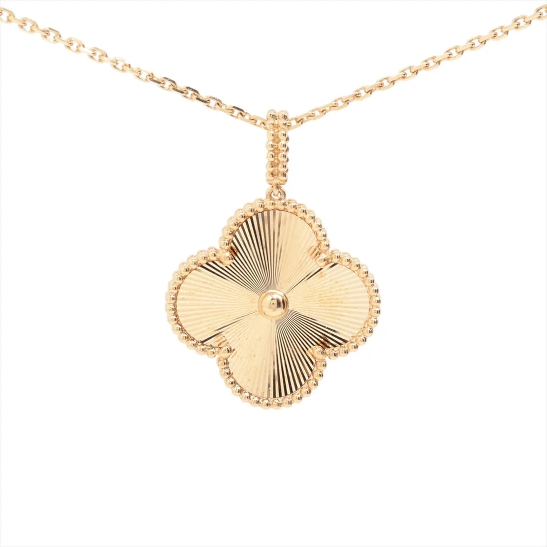 VAN CLEEF & ARPELS MAGIC ALHAMBRA GUILLOCHE NECKLACE 750(YG): Van Cleef & Arpels Magic Alhambra Guilloche Necklace 750(YG) Brand: Van Cleef & Arpels Type/Style: Necklace Material: 750(YG), Color: Yellow Gold Size: Size(CM) Chain length:90.8 Accessories: None