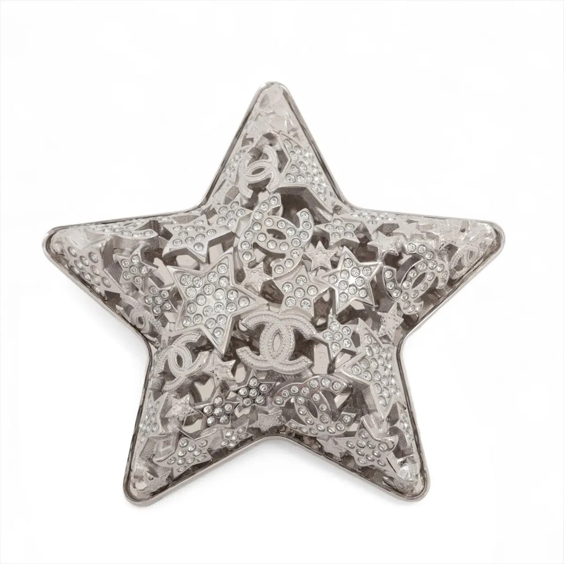 CHANEL BROOCH GP?RHINESTONE SILVER: Chanel Brooch GP?Rhinestone Silver Brand: Chanel Type/Style: Brooch Material: GPxRhinestone, Color: Silver Size: None Accessories: None Accessories Notice: When purchasing pre-owned goods,