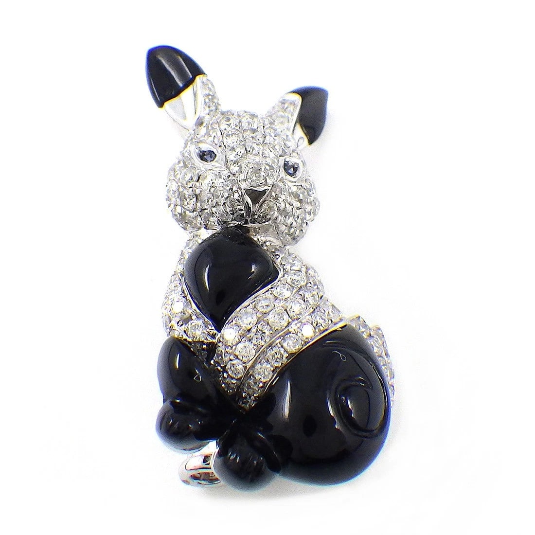 FINE JEWELRY BROOCH DIAMOND ONYX SAPPHIRE 750(18K) WHITE GOLD: Fine Jewelry Brooch Diamond Onyx Sapphire 750(18K) White Gold Brand: Fine Jewelry Type/Style: Brooch Material: 750(18K) White Gold, Main Stone Onyx Color: White Gold Size: W 0.54" x H 1.02"(inches) / 