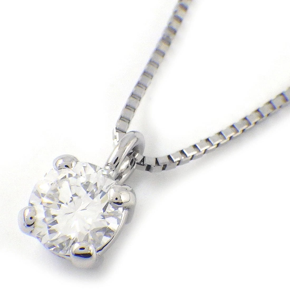FINE JEWELRY NECKLACE DIAMOND PT900 PT850: Fine Jewelry Necklace Diamond PT900 PT850 Brand: Fine Jewelry Type/Style: Necklace Material: PT900 Platinum,PT850 Platinum, Main Stone Natural Color: Silver Size: Chain Length(Maximum): 17.79"(inches)