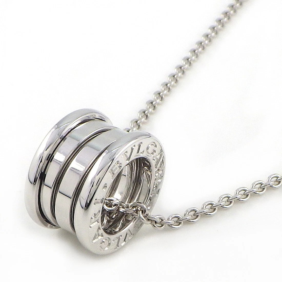 BVLGARI NECKLACE B-ZERO1 750(18K) WHITE GOLD: BVLGARI Necklace B-zero1 750(18K) White Gold Brand: BVLGARI Type/Style: Necklace Material: 750(18K) White Gold, Color: White Gold Size: Chain Length : 15.94"(inches) / 40.5cmPendant Top Size : W 0.35"
